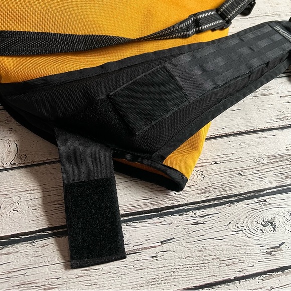 Limited Edition Chrome Mini Metro Messenger Bag - Picture 12 of 17